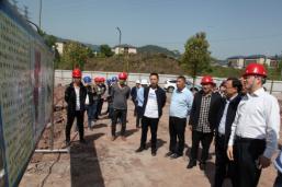 市人社局局长王隆毅同志调研学校新区建设工作